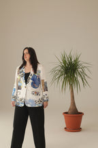 blazer de jot_milano con Mickey azul en la espalda