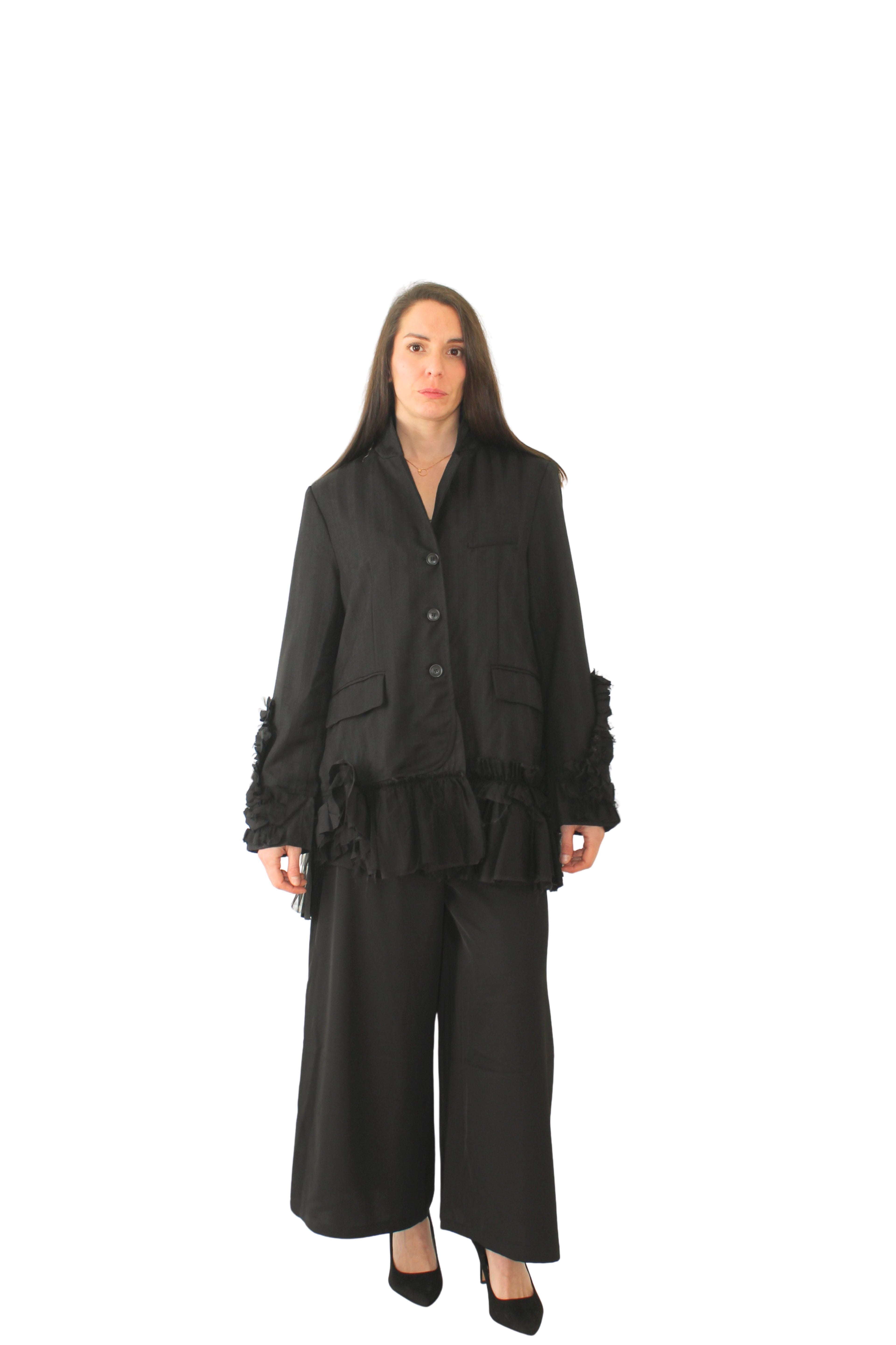 Chaqueta Negra Volantes Oriental - Wendy Trendy