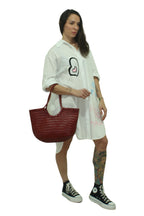 Bolso Capazo Trenzado Rojo Burdeos con Saco Interior