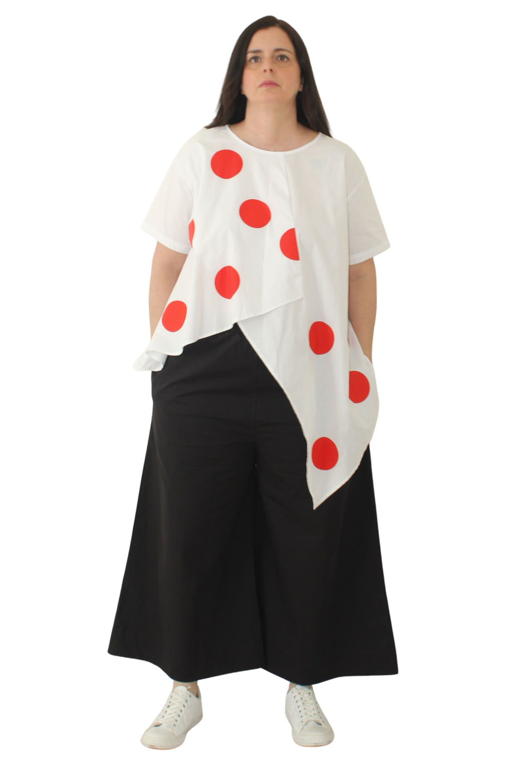 Camisa Blanca Lunares Rojos Asimétrica - Nefelibata