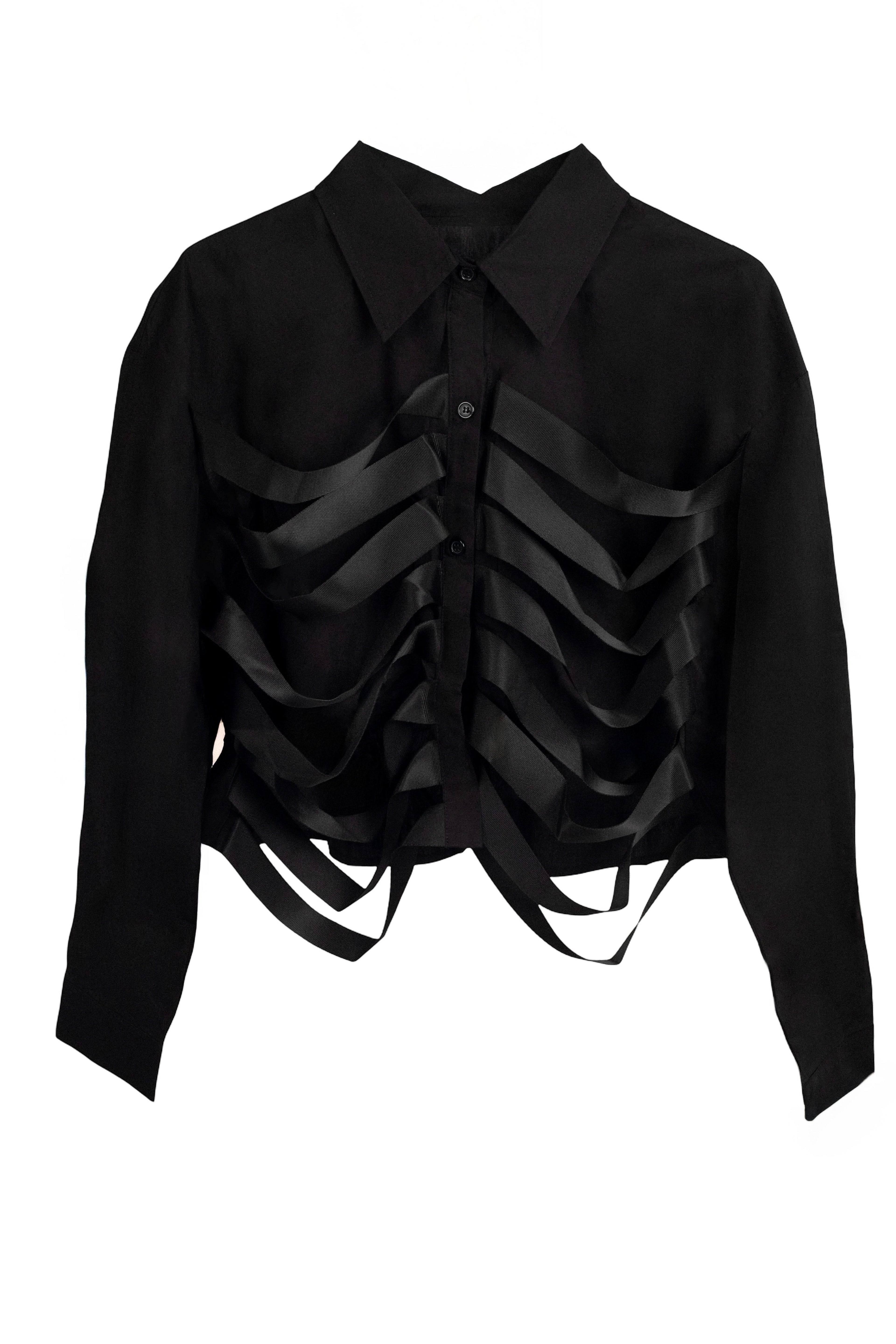 Camisa negra con tiras de nylon cruzadas delanteras de nefelibata LYKKE