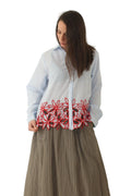 Camisa Rayas Azules Bordado Flores Rojas - Jot_Madrid LYKKE