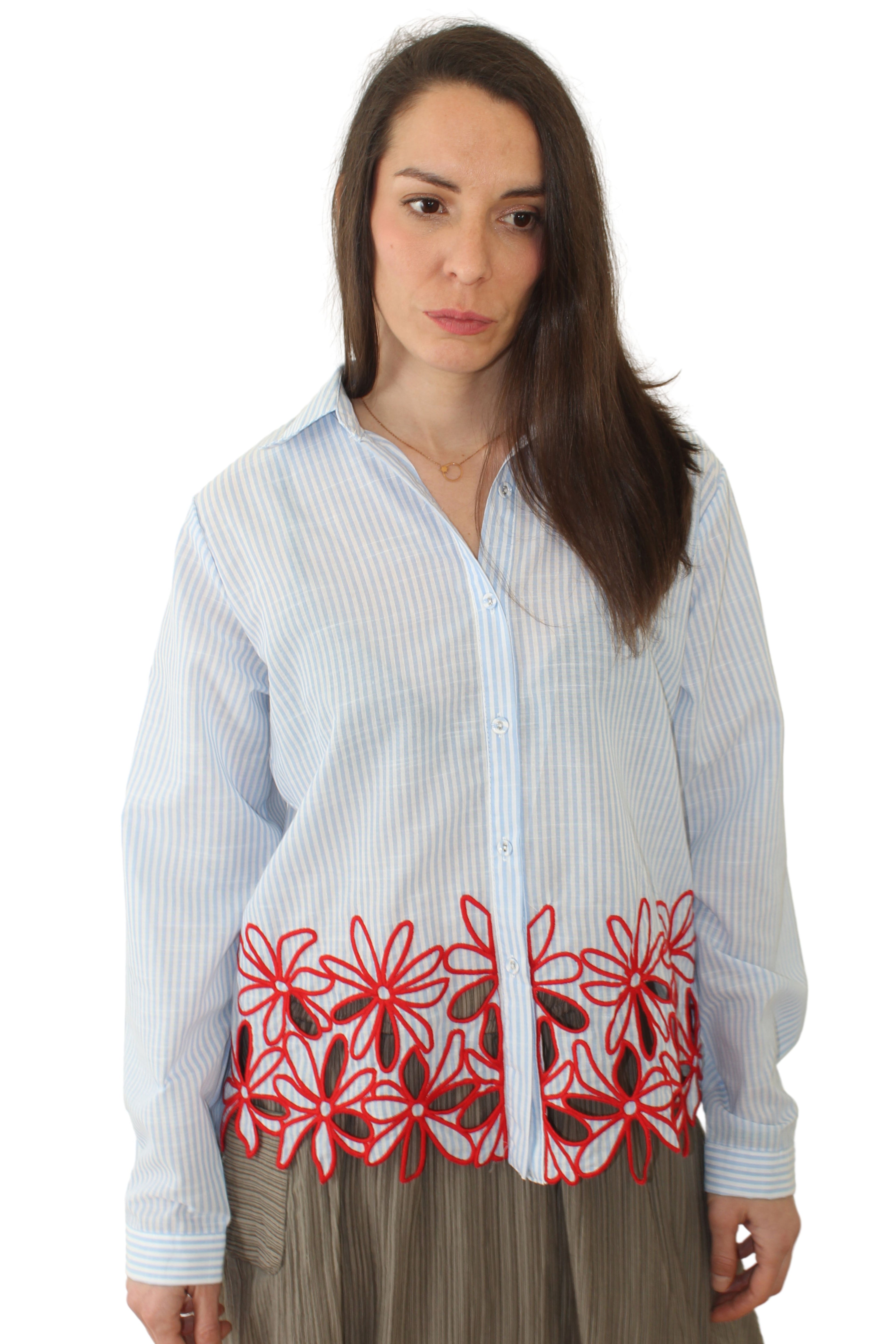 Camisa Rayas Azules Bordado Flores Rojas - Jot_Madrid LYKKE