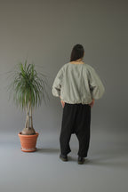 camisa wendy trendy tipo globo con gomas en mangas y cintura color gris