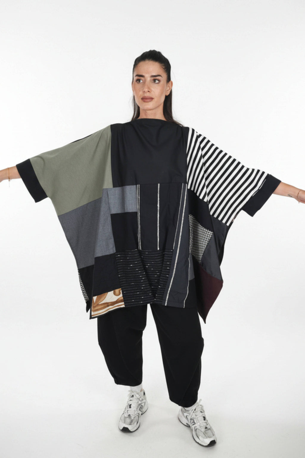camisa de wendy trendy tipo kimono con tejidos iconos de la marca