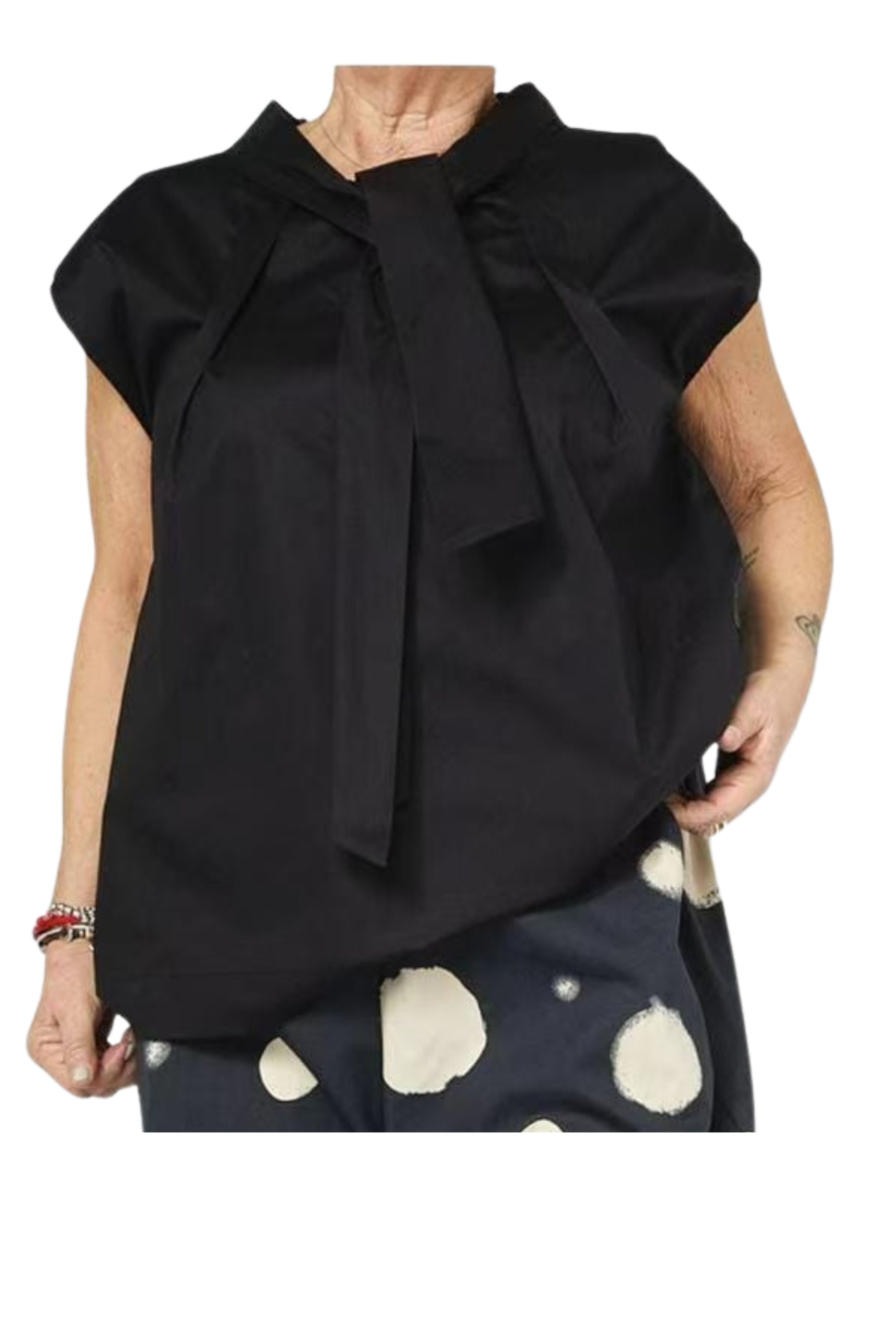 camisa wendy trendy negra con lazo en el cuello
