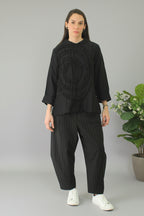 camisa wendy trendy con solapa de espiral cosida negra