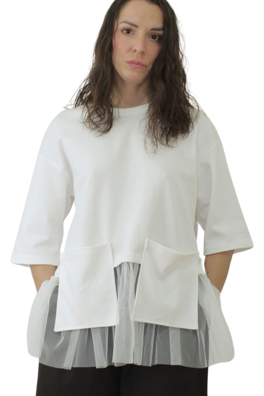 camiseta de nefelibata con tul y dos bolsillos