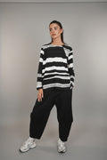 camiseta wendy trendy con lineas blancas en relieve