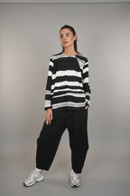 camiseta wendy trendy con lineas blancas en relieve