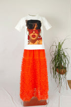 camiseta con brillos en estampado de diva de nefelibata delantera | YOLYKKE