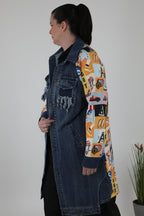 chaqueta de nefelibata con detalles de bolsillos rotos y estampado multicolor en la espalada
