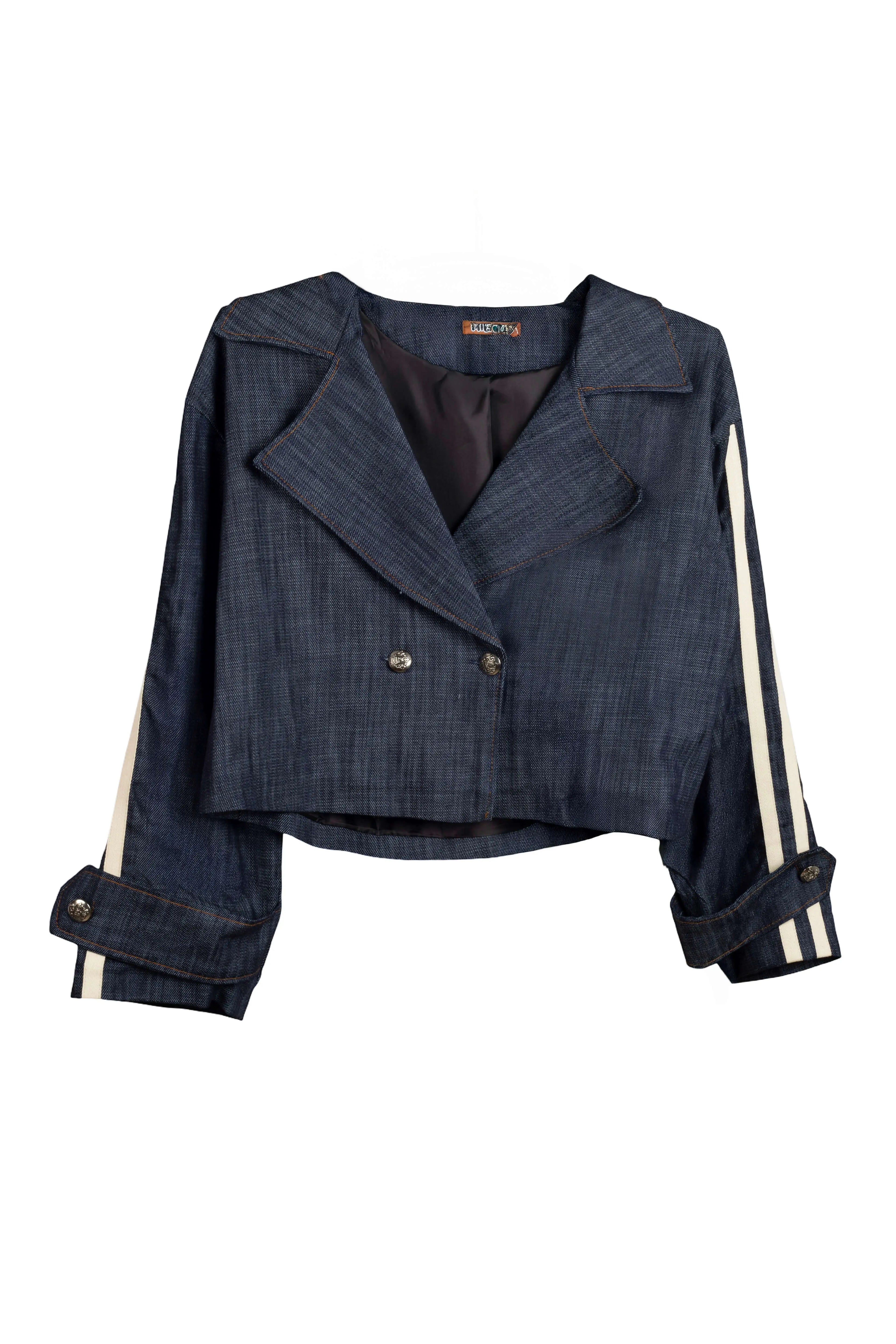 chaqueta vaquera con dos líneas en las mangas a conjunto con el pantalón de jot_madrid LYKKE