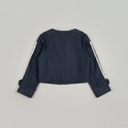 chaqueta vaquera con dos líneas en las mangas a conjunto con el pantalón de jot_madrid LYKKE
