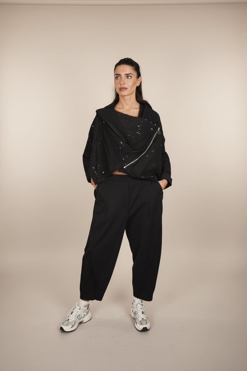 chaqueta negra con lentejuelas cosidas de wendy trendy