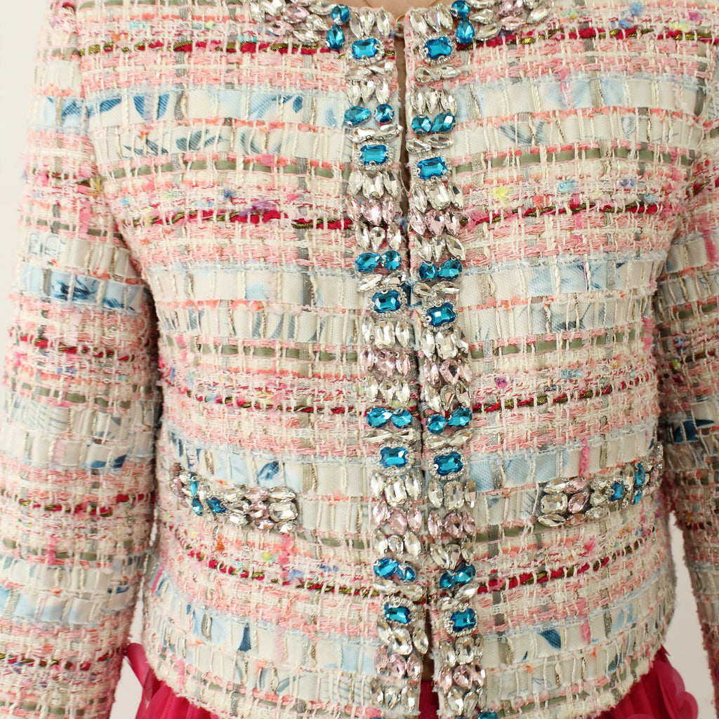 Chaqueta pedrería multicolor con solapa Nefelibata detalle