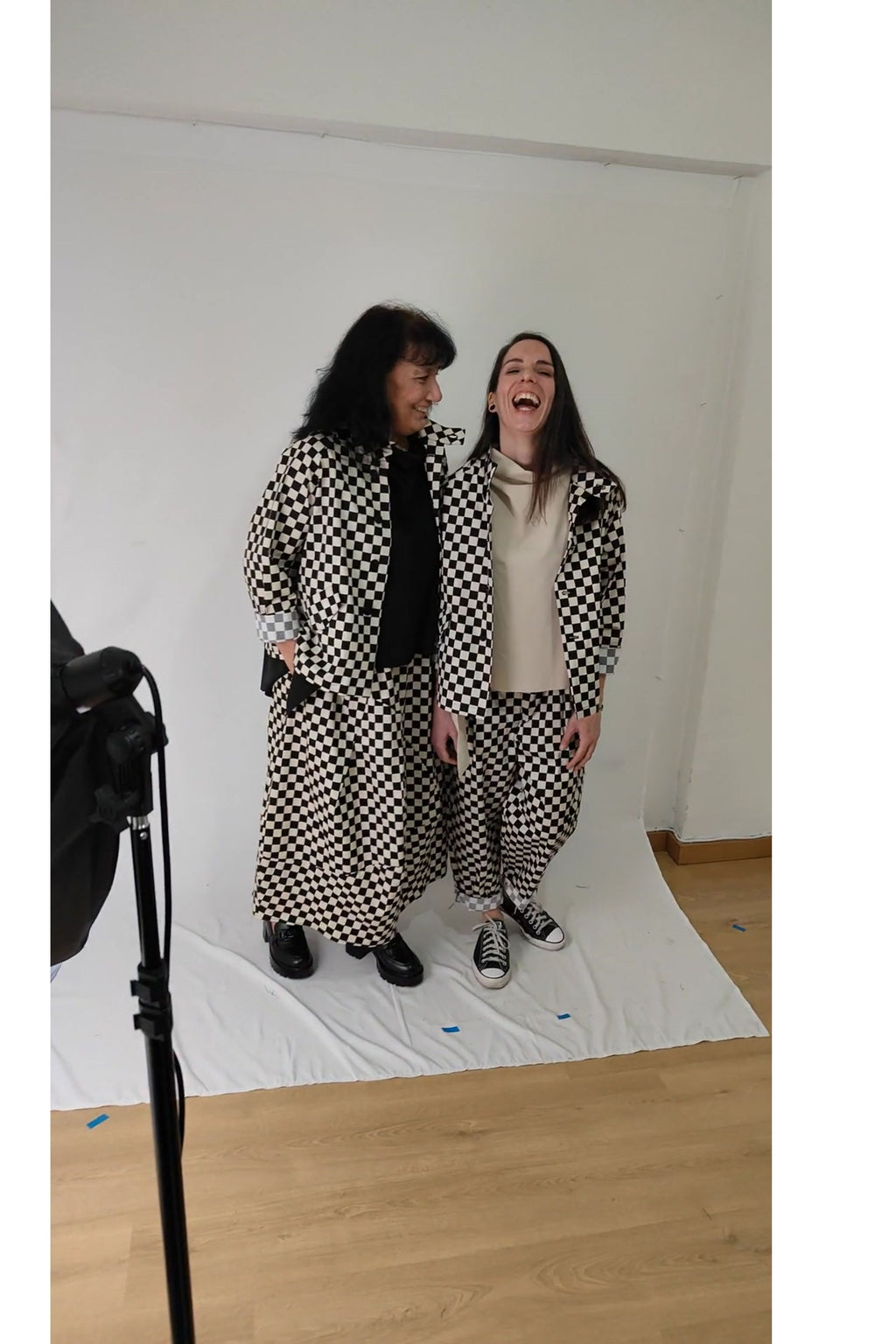 conjunto de Wendy trendy de chaqueta pantalón y falda tablero de ajedrez