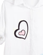 camisa larga con corazon y texto bordado en amarillo blanco y rosa jot_milano