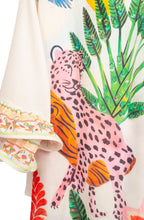 Camisa con tigre rosa estampado en la espalda con selva tropical de fondo LYKKE