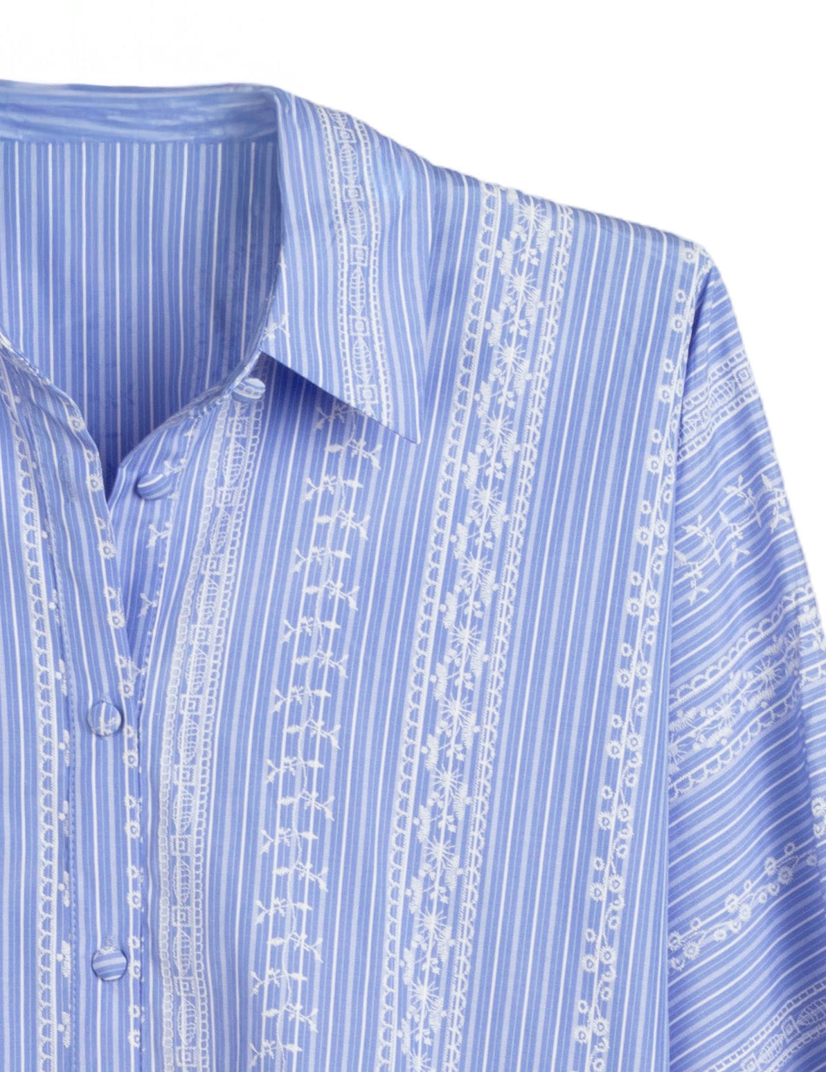 camisa oversice con mangas murciélago en azul con rayas