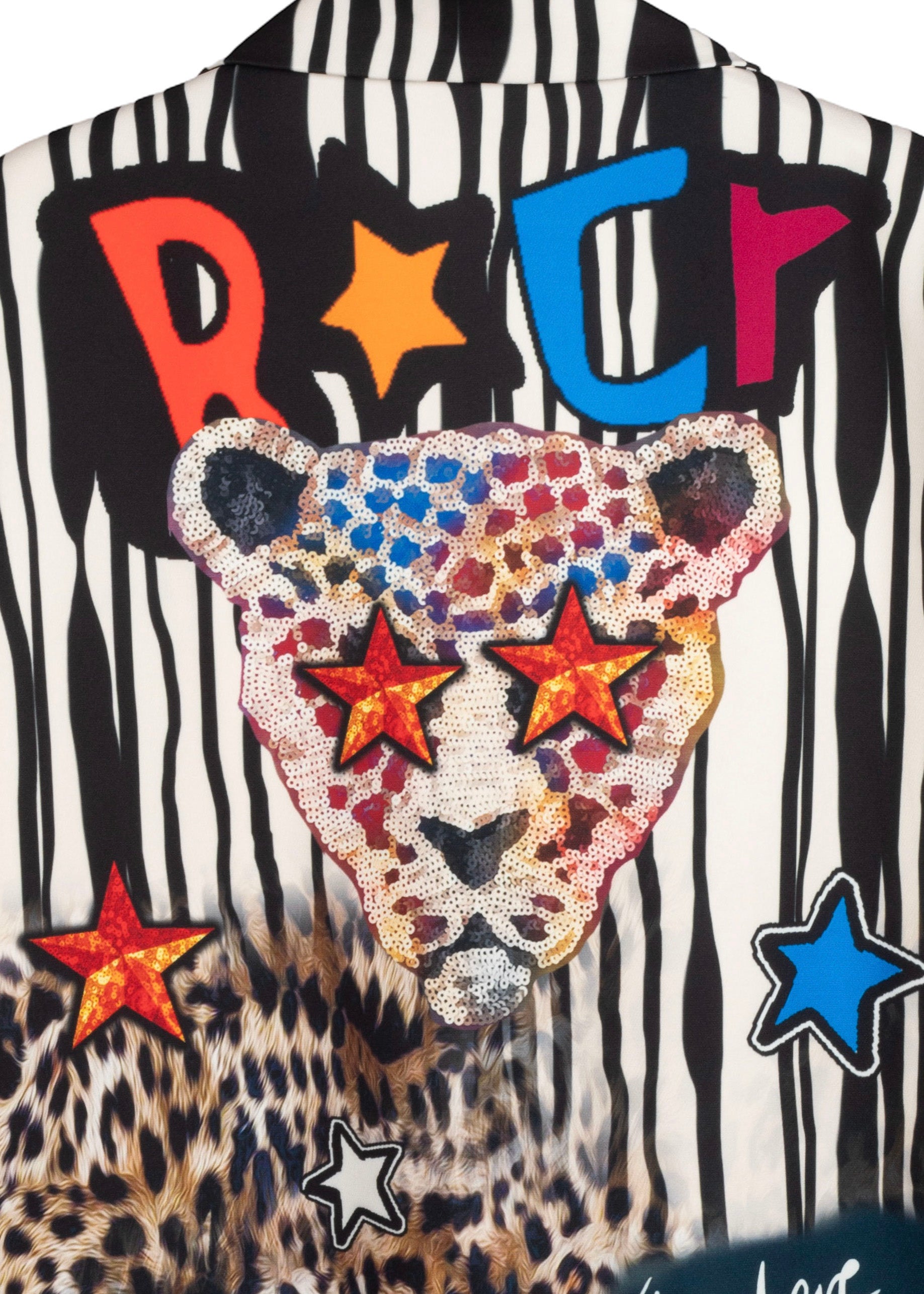 Blazer estampada de cebra con tigre y letras de colores estampadas LYKKE