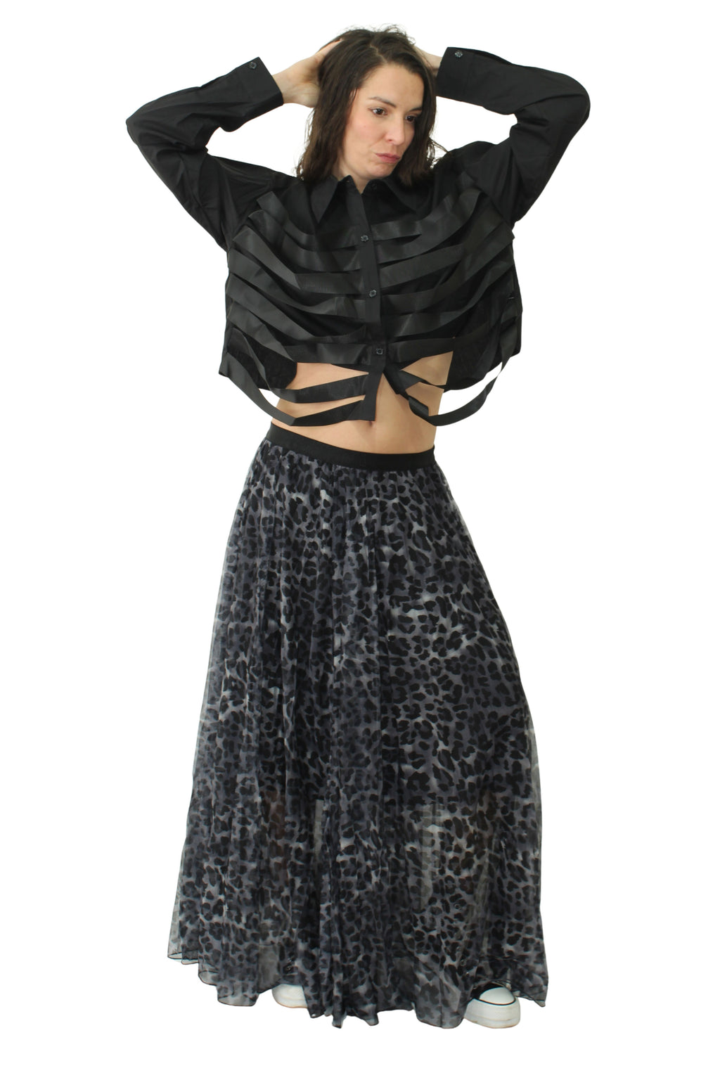 falda midi tul leopardo gris fluida Jot_Madrid - vista frontal con caída elegante LYKKE