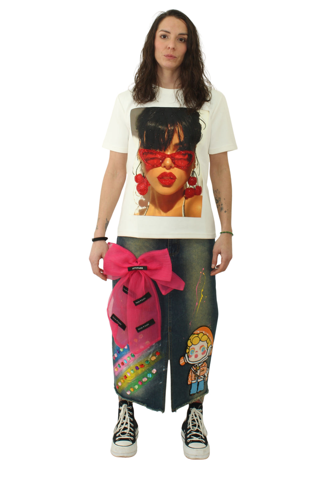 Falda vaquera con parche de muñeca piedra y un gran lazo de tul rosa delantero LYKKE