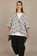 kimono de wendy trendy con circulos azules 