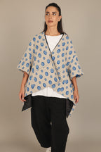 kimono de wendy trendy con circulos azules 