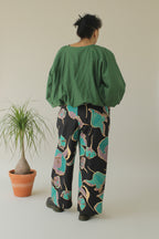 pantalón Wendy trendy rosas de colores espalda