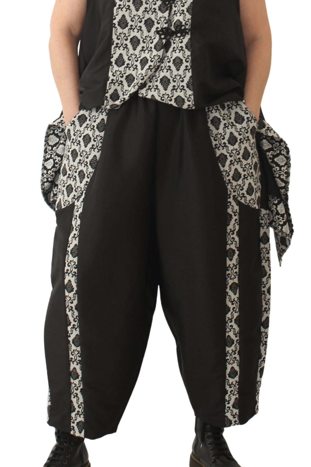 pantalón globo jot_milano negro detalle encaje beige