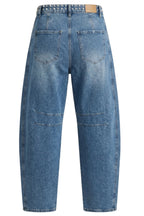 pantalón de jot_madrid con tachas alrededor de las costuras