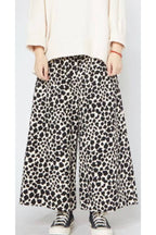 pantalon en micro pana estampado de vaca de wendy trendy