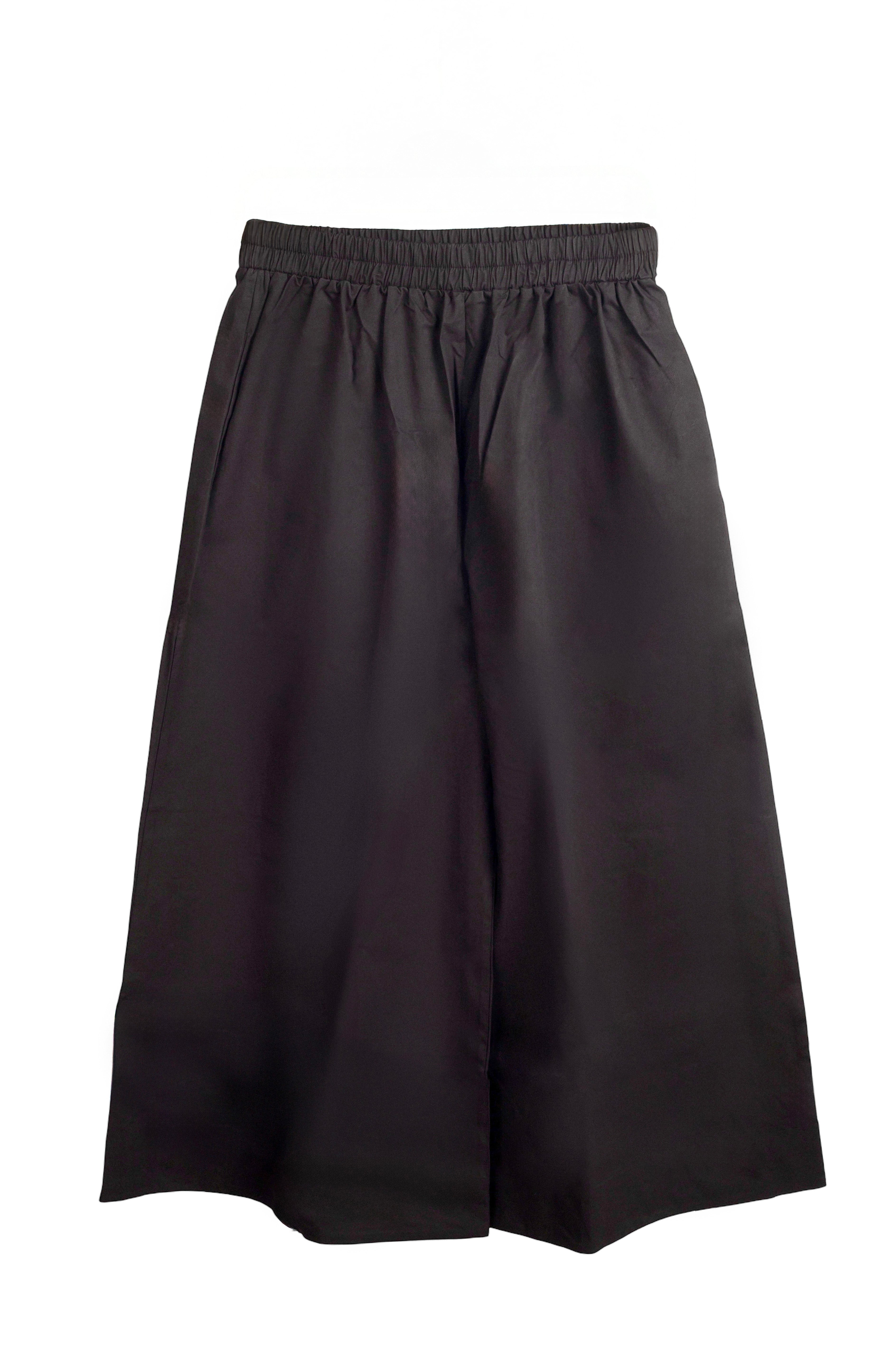 pantalón negro de nefelibata asimétrico y super ancho |YOLYKKE