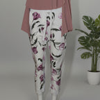 pantalon de wendy trendy con flores rosas 