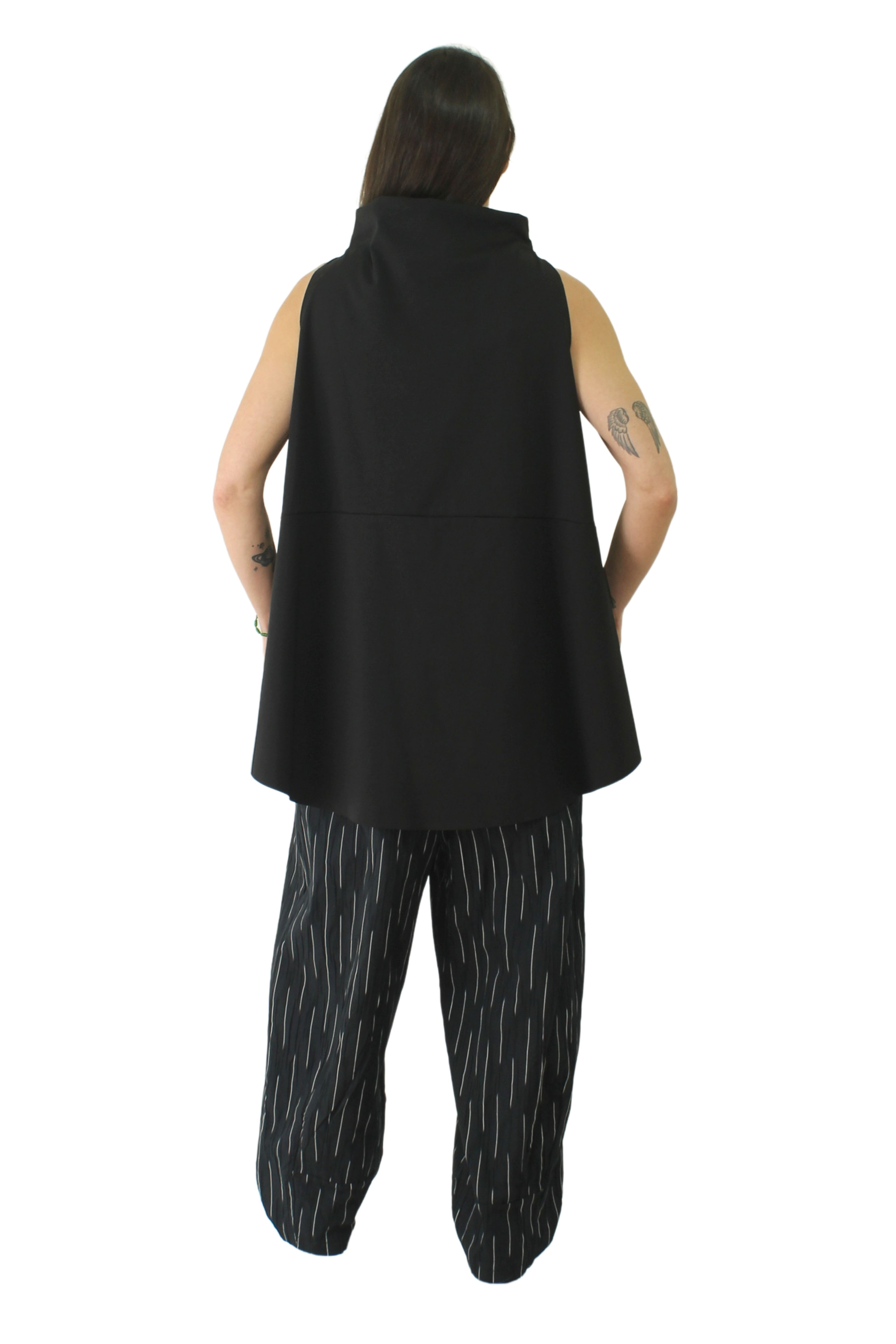 chaleco Wendy trendy cuello alto negro