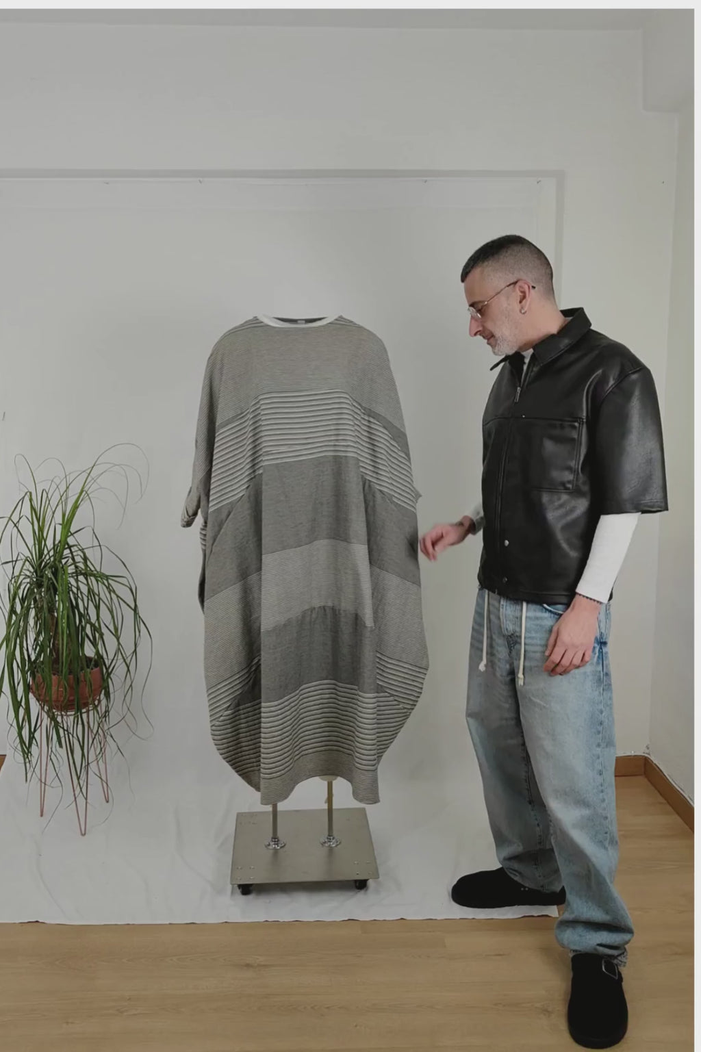 vestido wendy trendy tipo globo con bloques de rayas en tonos mas oscuros | YOLYKKE