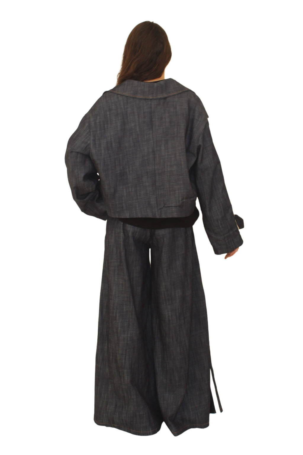 chaqueta vaquera con dos líneas en las mangas a conjunto con el pantalón de jot_madrid LYKKE