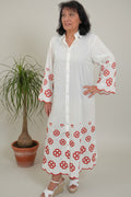 vestido jot_milano con flores bordadas rojas