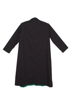 vestido de nefelibata negro con flores de colores vivos abotonado hasta abajo | YOLYKKE