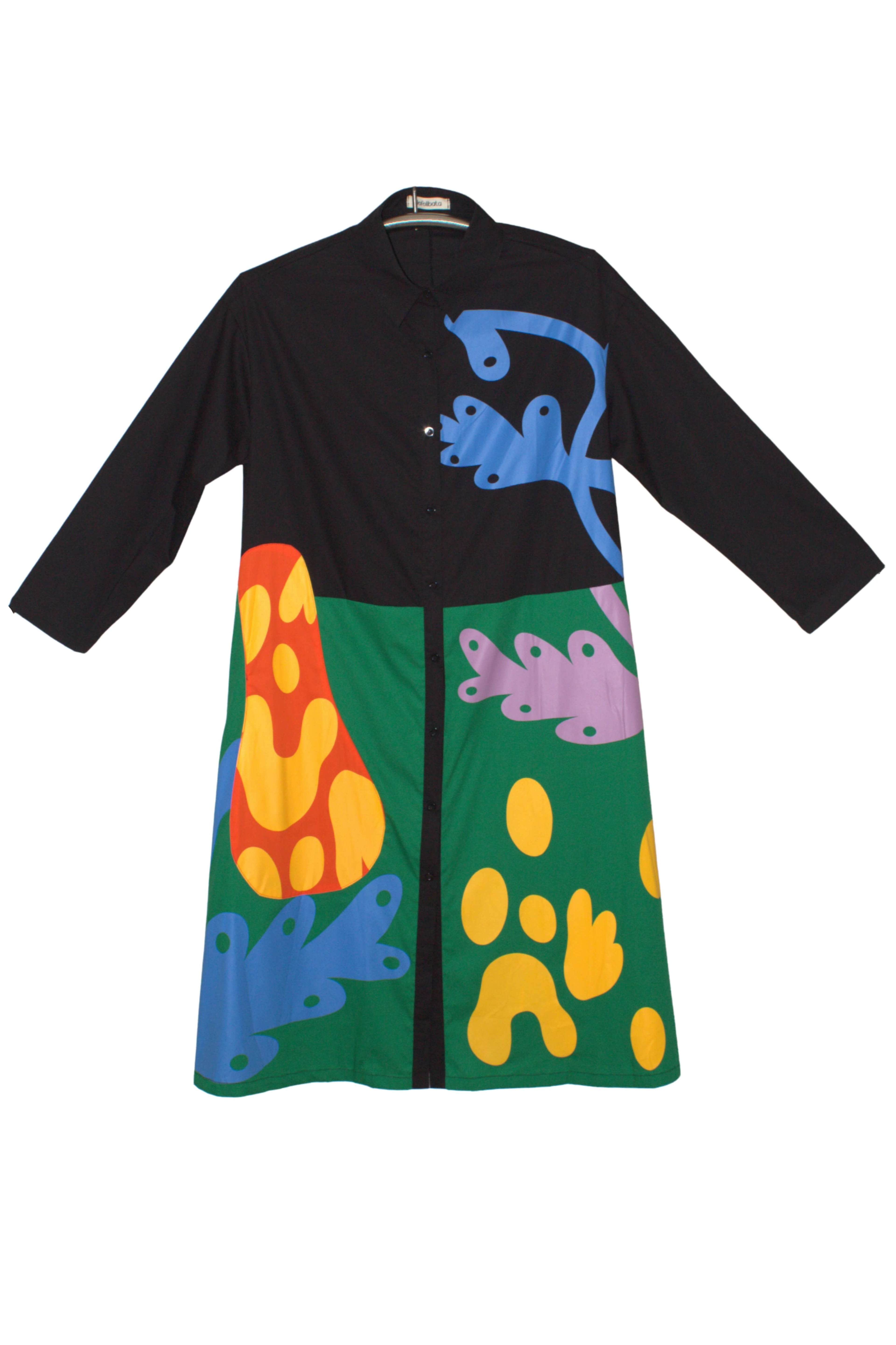 vestido de nefelibata negro con flores de colores vivos abotonado hasta abajo | YOLYKKE