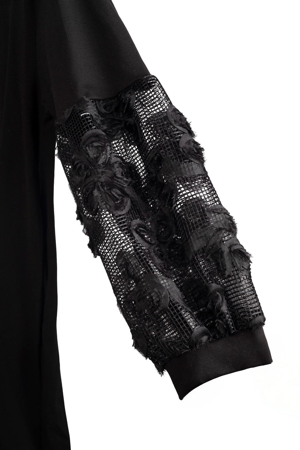 Vestido con dos tejidos en punto milano y falda de encaje con rosas bordadas todo negro LYKKE