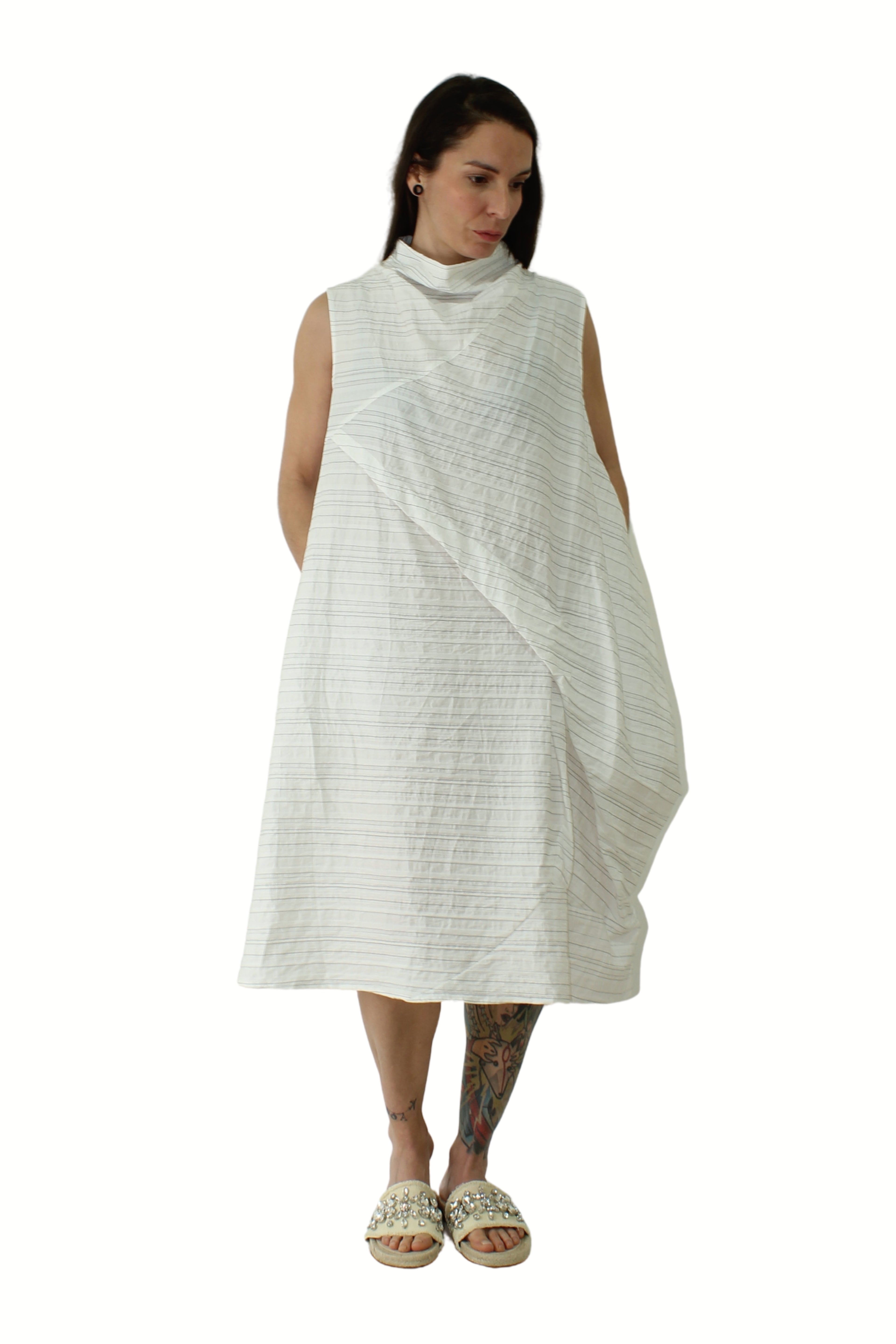 Vestido de algodón de Wendy trendy asimétrico con bolsillos blanco con rayas de frente