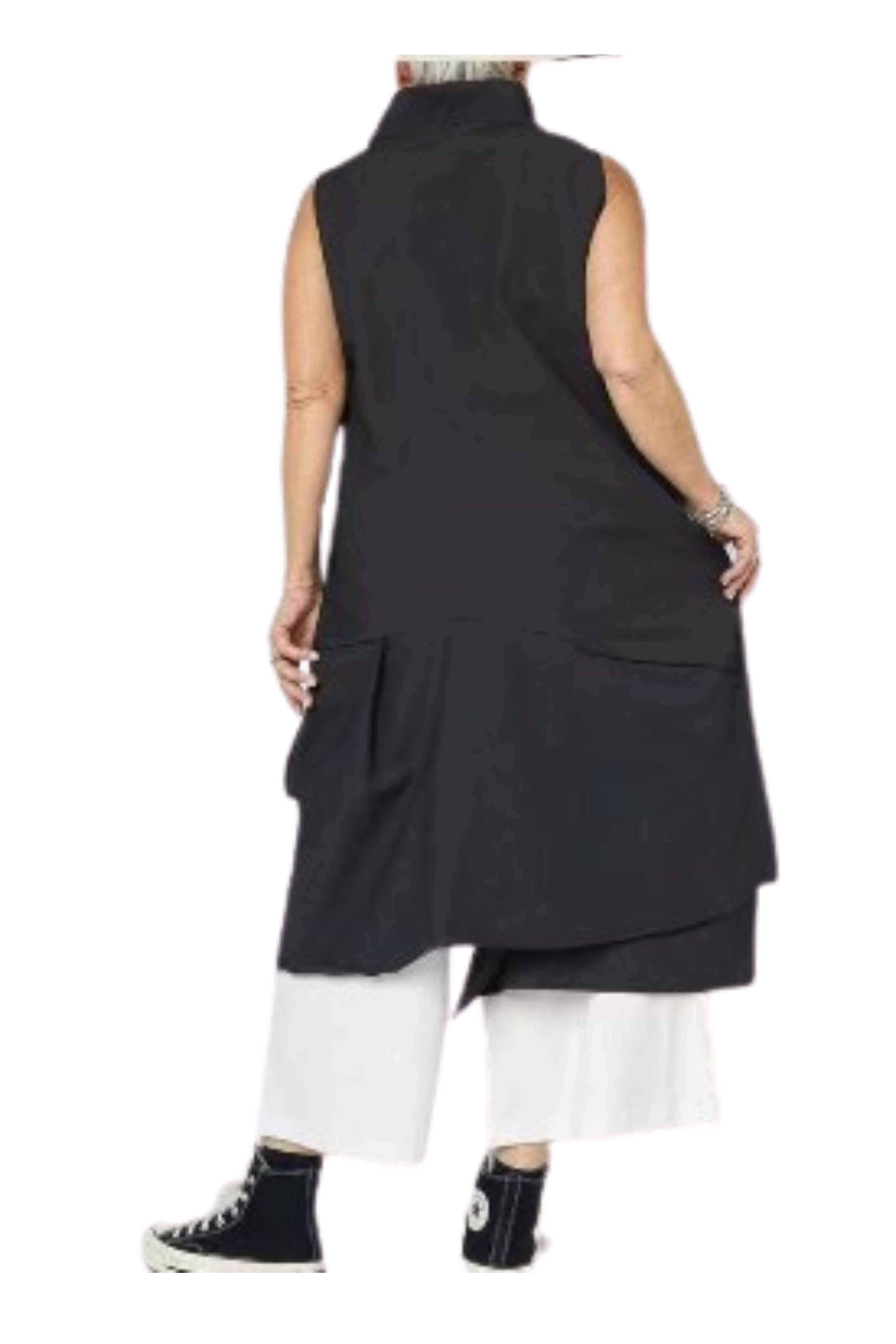 vestido negro wendy trendy con falda volante y sin mangas