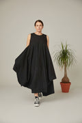 vestido wendy trendy negro con raya diplomatica efecto globo en el bajo y varias pinzas 