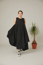 vestido wendy trendy negro con raya diplomatica efecto globo en el bajo y varias pinzas 